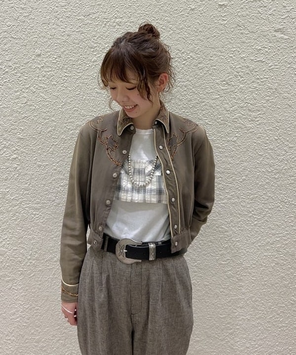 AKIさんの「チェック ビスチェ」を使ったコーディネート