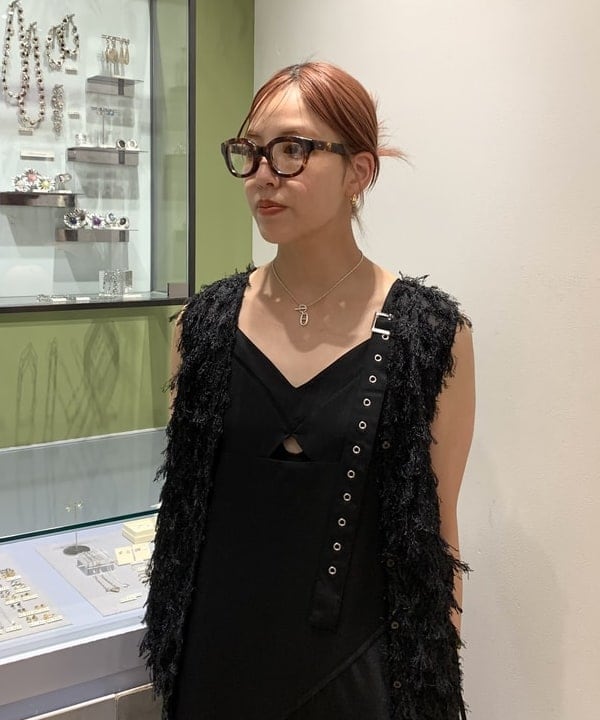 れいなさんの「BEAMS WOMEN｜フリンジ 2WAY ジレ ブラウス」を使ったコーディネート