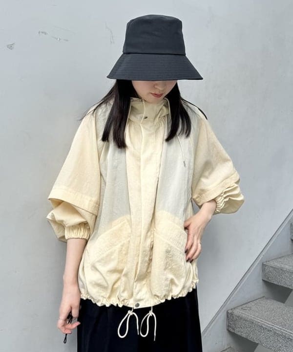 山田 千遥さんの「BEAMS WOMEN｜【別注】SLOANE / タックショルダー ワンピース」を使ったコーディネート
