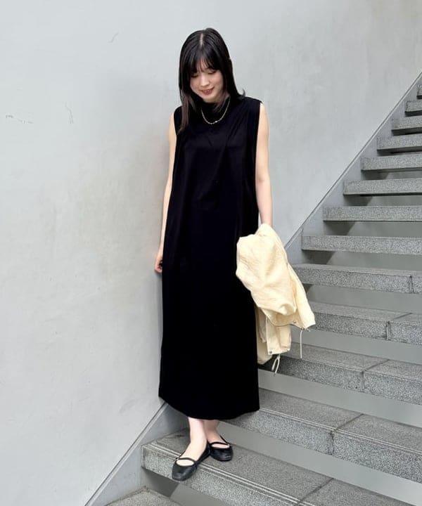 山田 千遥さんの「BEAMS WOMEN｜【別注】SLOANE / タックショルダー ワンピース」を使ったコーディネート