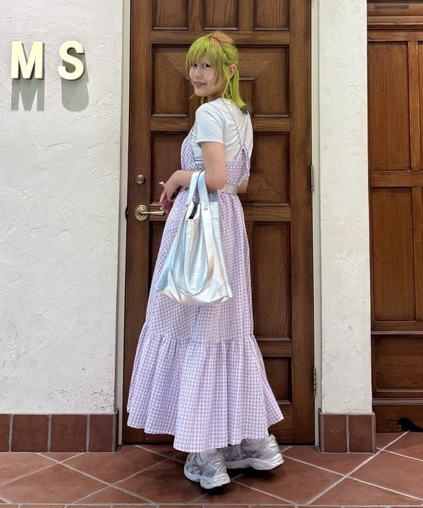 はっとりさんの「BEAMS WOMEN｜ラメ クロップド クルーネック Tシャツ」を使ったコーディネート