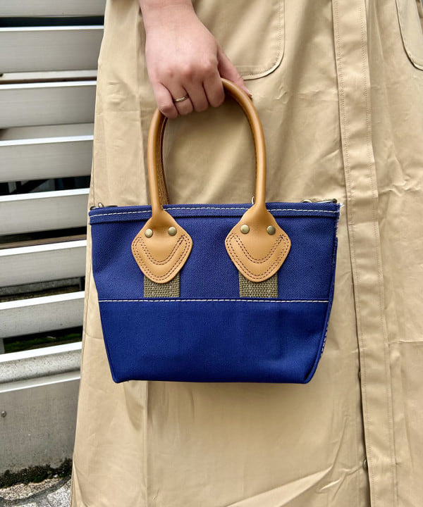 Kyooka Sayakaさんの「BEAMS WOMEN｜【別注】L.L.Bean / Deep Bottom Leather Handle Zip Tote Mini」を使ったコーディネート