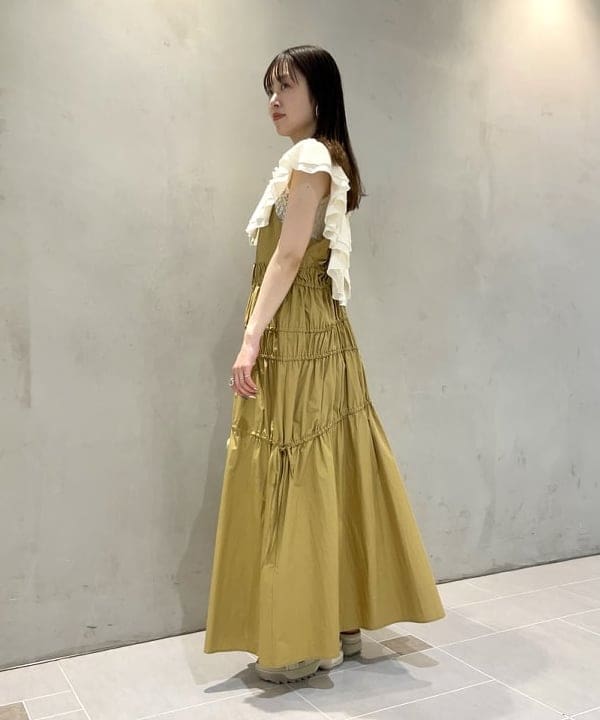 カタヤマ アヤさんの「BEAMS WOMEN｜【別注】beej / ウーブン トートバッグ」を使ったコーディネート