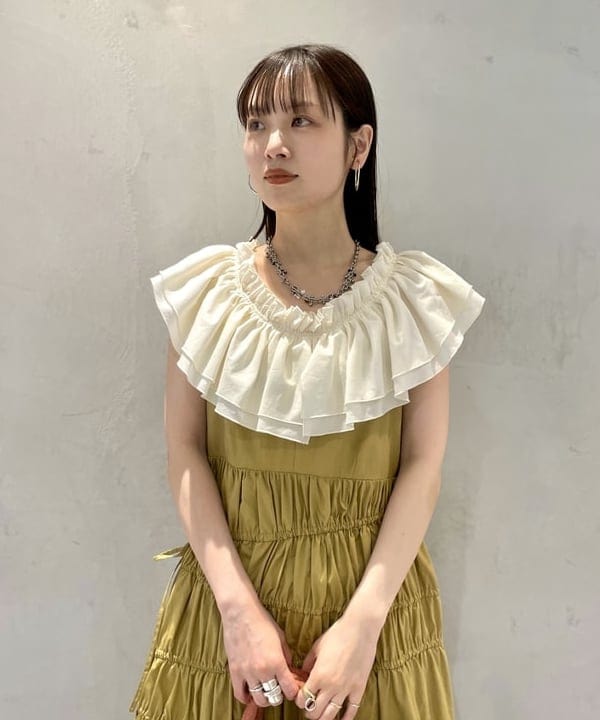 カタヤマ アヤさんの「BEAMS WOMEN｜【別注】beej / ウーブン トートバッグ」を使ったコーディネート