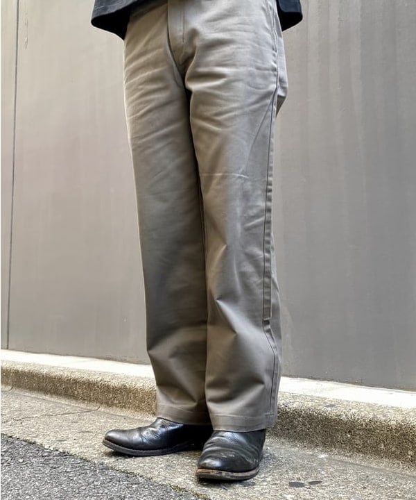 りくっしーさんの「BEAMS WOMEN｜【別注】Dickies / ワイド チノ パンツ」を使ったコーディネート