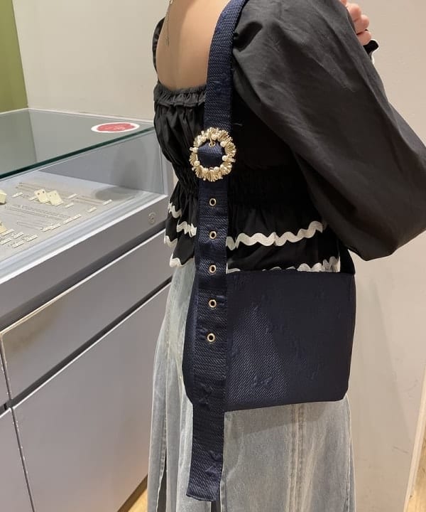 chikaさんの「BEAMS WOMEN｜デニム タック ミディアム スカート」を使ったコーディネート