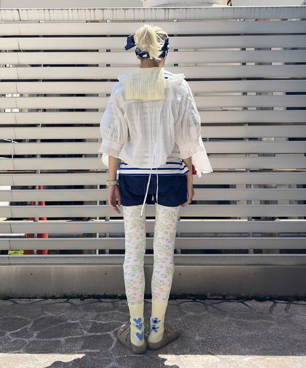 MATSUMOTO AMIさんの「BEAMS WOMEN｜コットン リネン フリル ギャザー ショートスリーブ」を使ったコーディネート