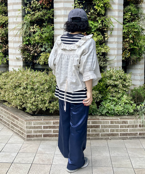 坂本 有佳子さんの「BEAMS WOMEN｜コットン リネン フリル ギャザー ショートスリーブ」を使ったコーディネート