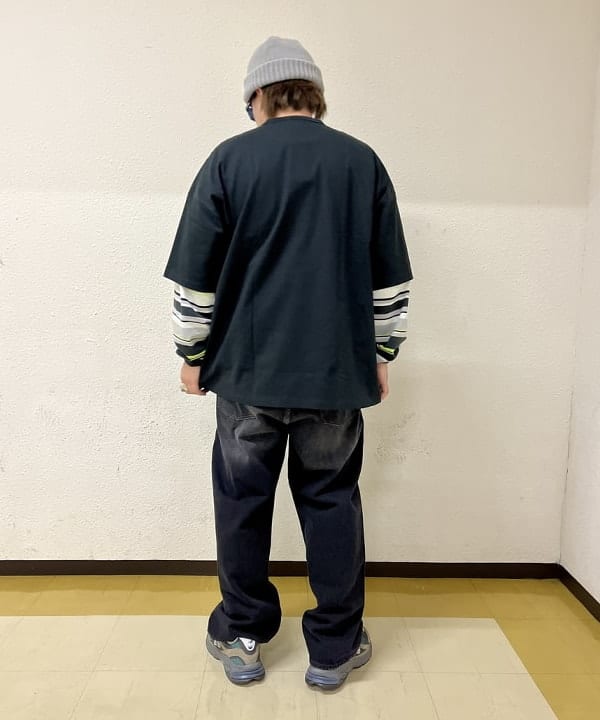 新里 京介さんの「BEAMS WOMEN｜BEAMS / ワイドフィット デニムパンツ」を使ったコーディネート