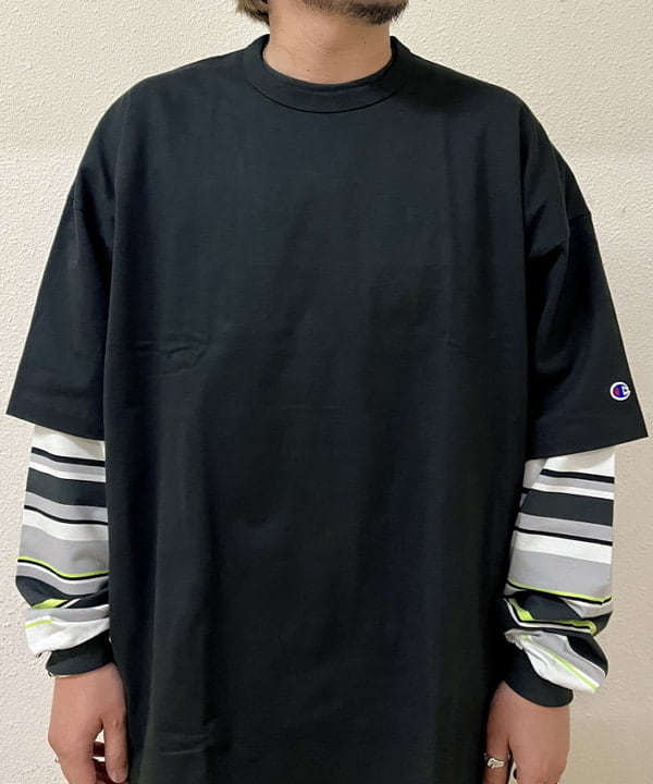 新里 京介さんの「BEAMS WOMEN｜BEAMS / ワイドフィット デニムパンツ」を使ったコーディネート