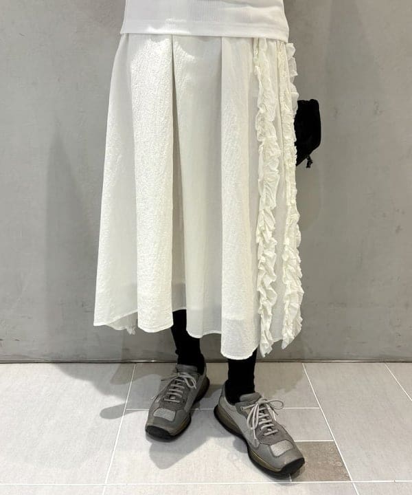 amaさんの「BEAMS WOMEN｜シュリンク ストレッチTシャツ」を使ったコーディネート