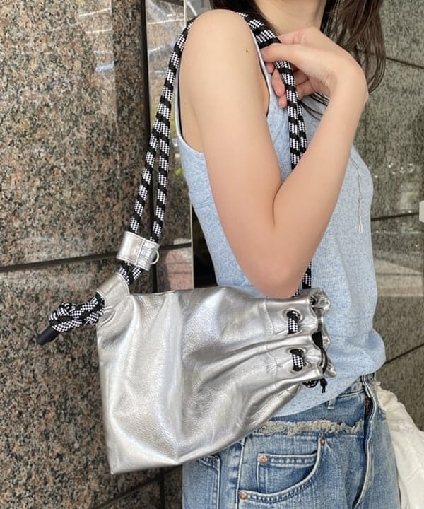 加歩さんの「BEAMS WOMEN｜Ray BEAMS / ペーパー クリップ チェーン ネックレス」を使ったコーディネート