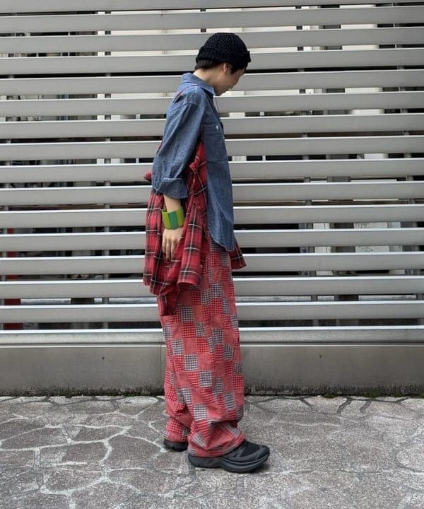 森川 夏衣さんの「BEAMS WOMEN｜【別注】BUZZ RICKSON'S / シャンブレー ロングスリーブ シャツ」を使ったコーディネート