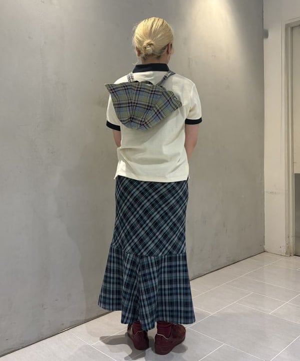 大石彩可さんの「BEAMS WOMEN｜チェック キリカエ マーメイド スカート」を使ったコーディネート