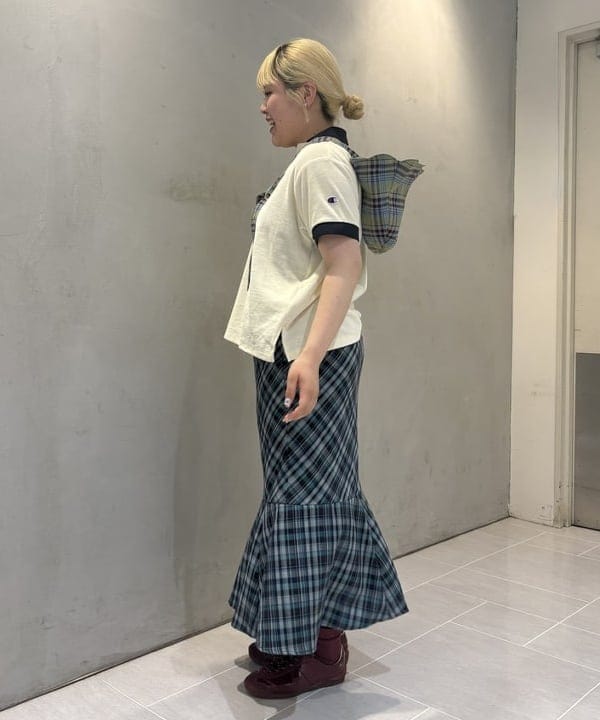 大石彩可さんの「BEAMS WOMEN｜チェック キリカエ マーメイド スカート」を使ったコーディネート