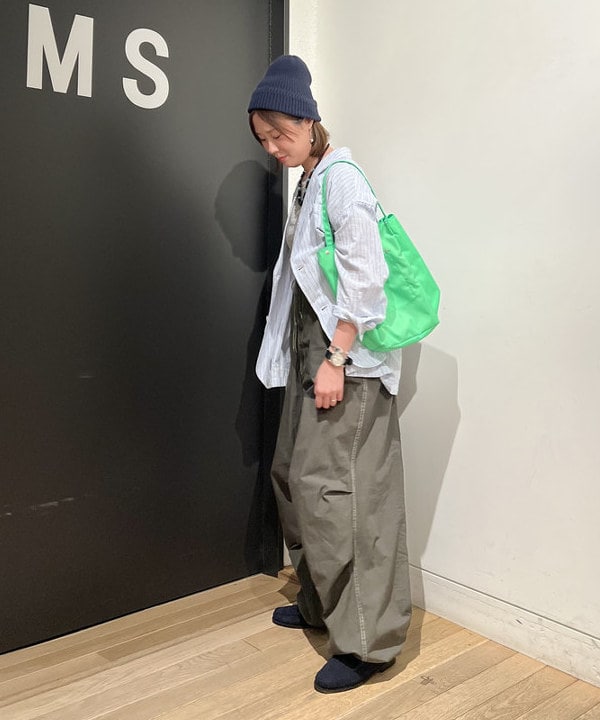 浦谷 久枝さんの「BEAMS WOMEN｜BAG ‘n’ NOUN / TOOLBAG MONTANA 'MINI'」を使ったコーディネート