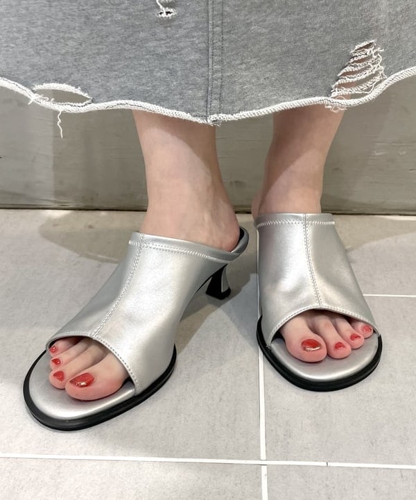 カタヤマ アヤさんの「BEAMS WOMEN｜【別注】Casselini / チュール ビーズ ミニ ショルダー」を使ったコーディネート