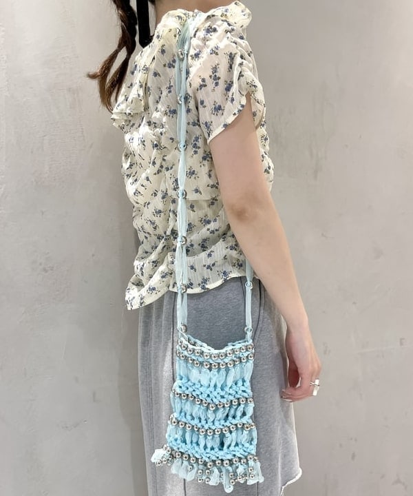 カタヤマ アヤさんの「BEAMS WOMEN｜【別注】Casselini / チュール ビーズ ミニ ショルダー」を使ったコーディネート