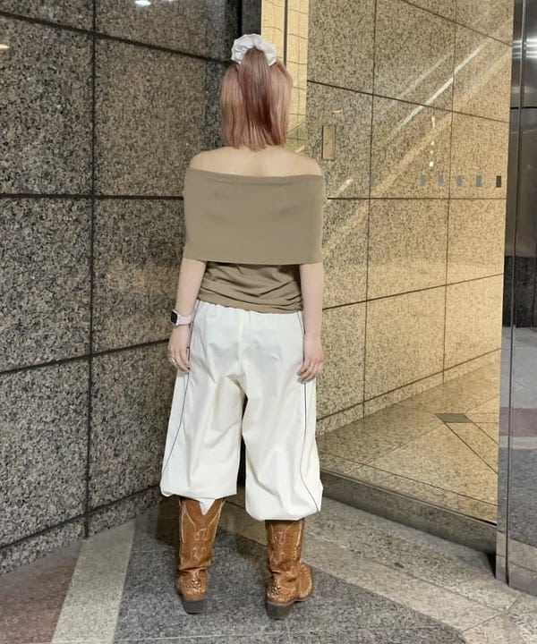 まゆちゃんさんの「BEAMS WOMEN｜ストライプ キリカエ トラックパンツ」を使ったコーディネート