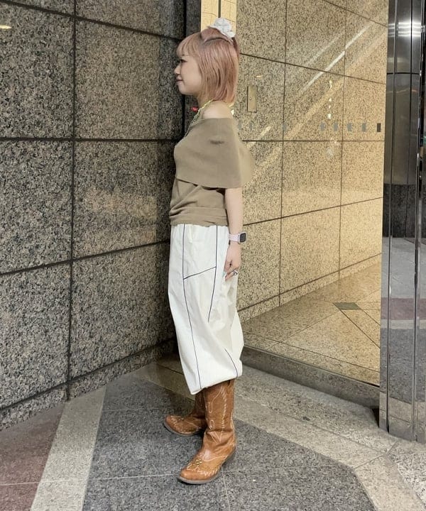 まゆちゃんさんの「BEAMS WOMEN｜ストライプ キリカエ トラックパンツ」を使ったコーディネート