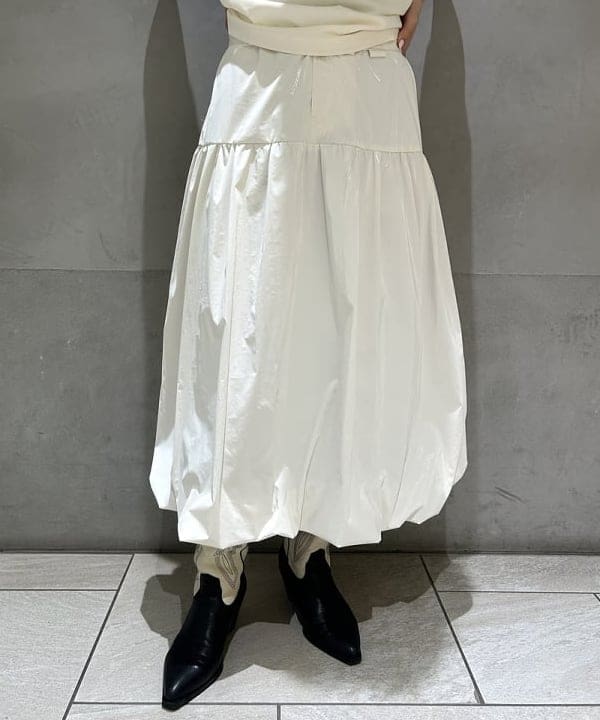 ササキさんの「BEAMS WOMEN｜グロッシー バルーン スカート」を使ったコーディネート