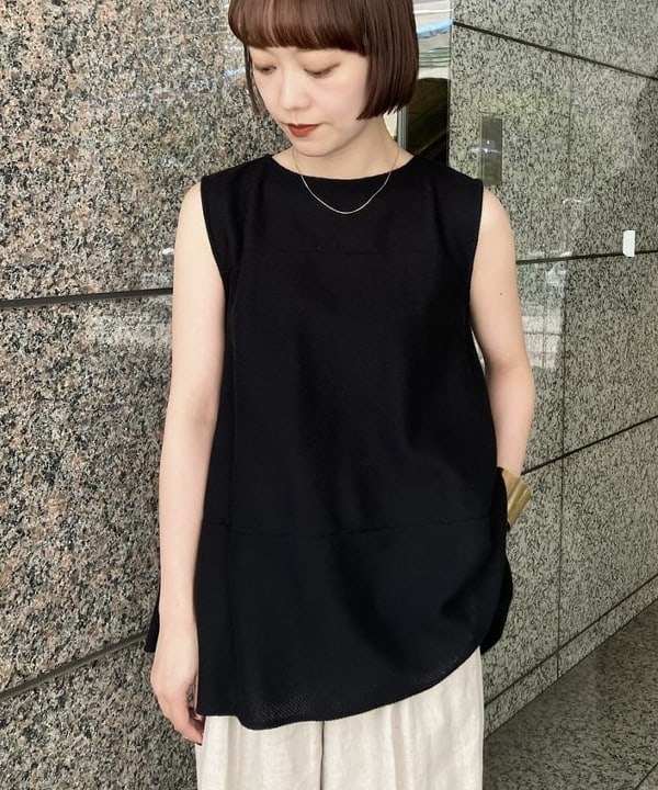 多田 日奈子さんの「BEAMS WOMEN｜リネン タブ付き ワイドパンツ」を使ったコーディネート