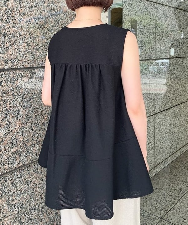 多田 日奈子さんの「BEAMS WOMEN｜リネン タブ付き ワイドパンツ」を使ったコーディネート