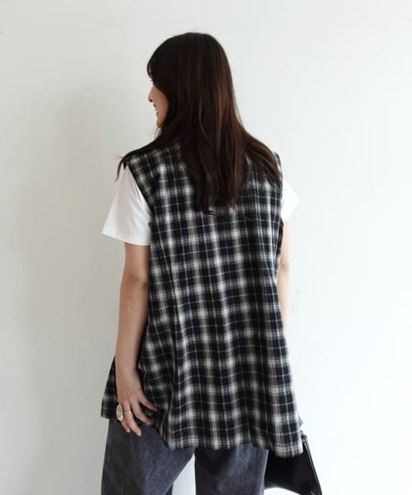 松本 佳菜子さんの「BEAMS WOMEN｜オーバーダイ デニム パンツ」を使ったコーディネート