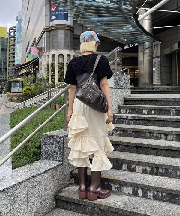 あさひさんの「BEAMS WOMEN｜バルーン スリーブ ボレロ」を使ったコーディネート