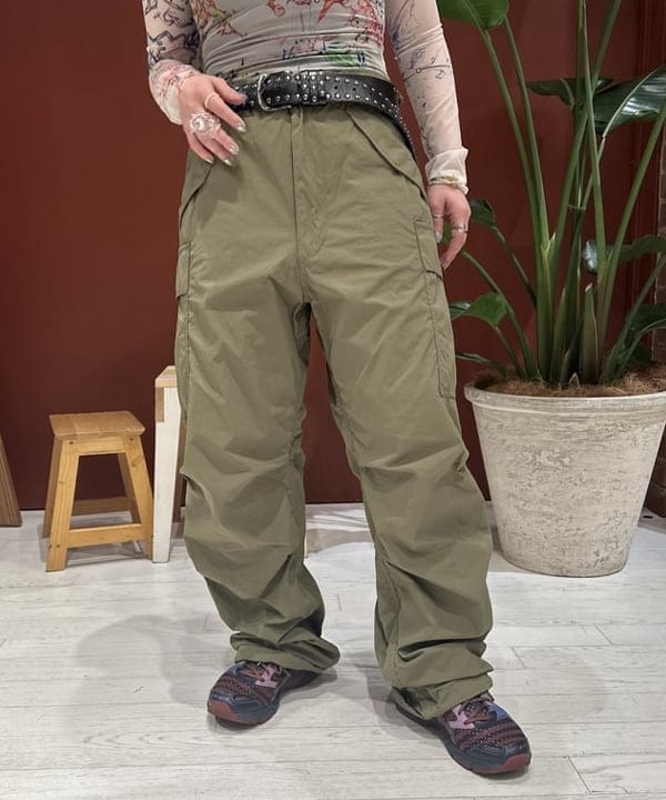 竹村 澄玲さんの「BEAMS WOMEN｜ナイロン ポプリン M-65 パンツ」を使ったコーディネート