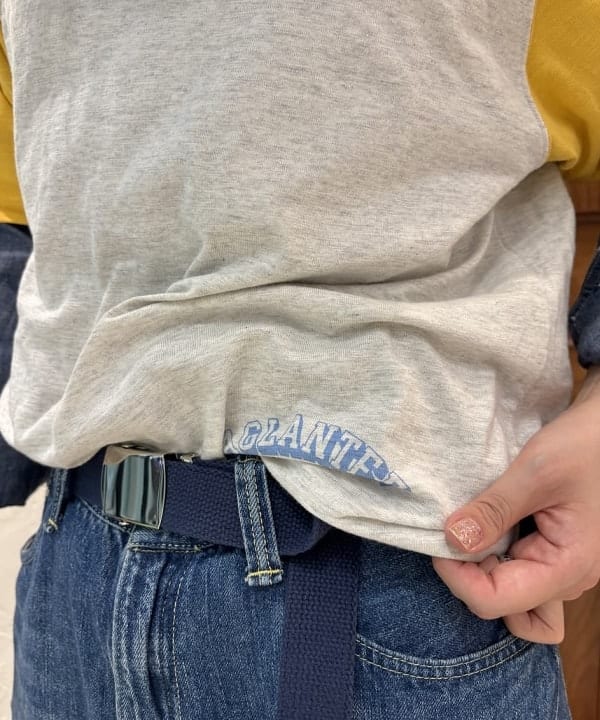 クロサワさんの「BEAMS WOMEN｜【別注】Champion / プリント ラグラン Tシャツ」を使ったコーディネート