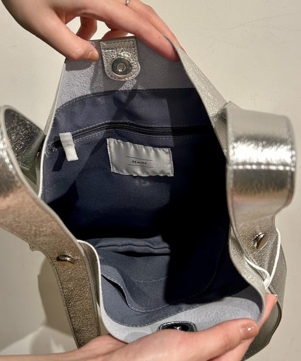 早川 萌子さんの「BEAMS WOMEN｜PLAKTON / ダブル バックル サンダル」を使ったコーディネート