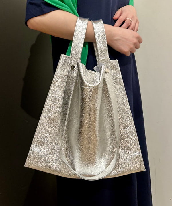 早川 萌子さんの「BEAMS WOMEN｜PLAKTON / ダブル バックル サンダル」を使ったコーディネート