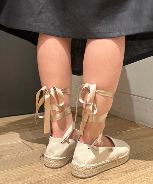 佐藤 亜美さんの「BEAMS WOMEN｜2WAY レース バンダナ」を使ったコーディネート