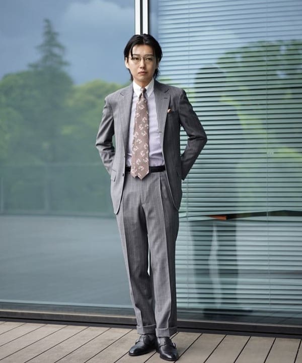数回のみ着用 超美品 Beams F グレー ピンストライプ ビジネススーツ