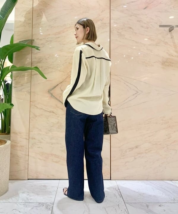 AONO SHIKAMAさんの「BEAMS WOMEN｜upper hights × Demi-Luxe BEAMS / 別注 THE NIECE デニムパンツ」を使ったコーディネート