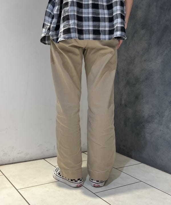 葵さんの「BEAMS WOMEN｜BUZZ RICKSON'S &times; BEAMS BOY / チノパンツ」を使ったコーディネート