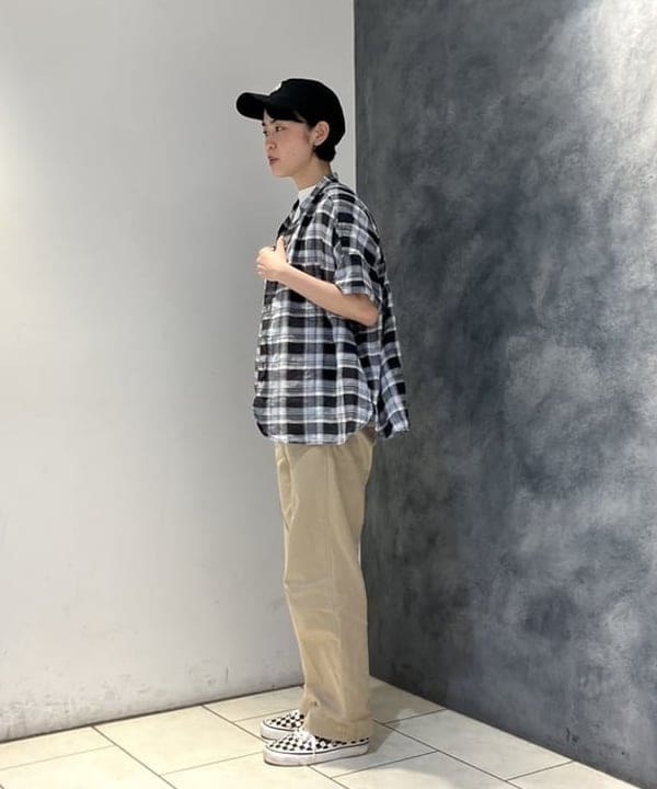 葵さんの「BEAMS WOMEN｜BUZZ RICKSON'S &times; BEAMS BOY / チノパンツ」を使ったコーディネート