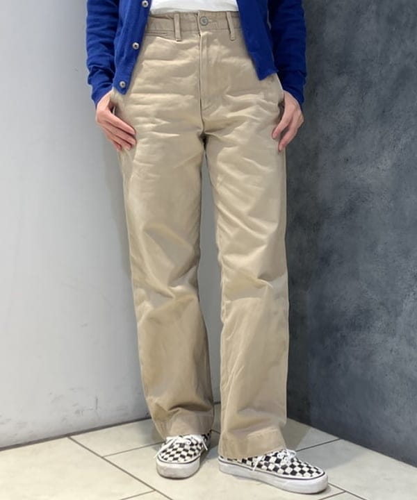 葵さんの「BEAMS WOMEN｜BUZZ RICKSON'S &times; BEAMS BOY / チノパンツ」を使ったコーディネート