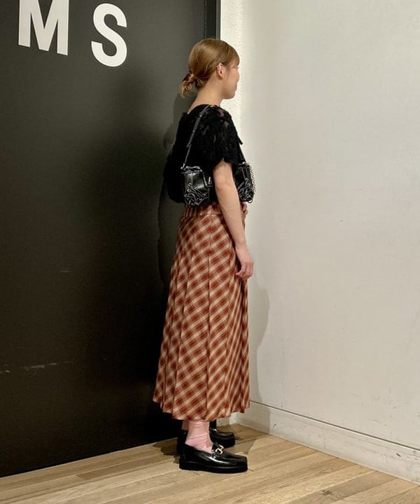 早川 萌子さんの「BEAMS WOMEN｜フリンジ ジャカード ワイド Tシャツ」を使ったコーディネート