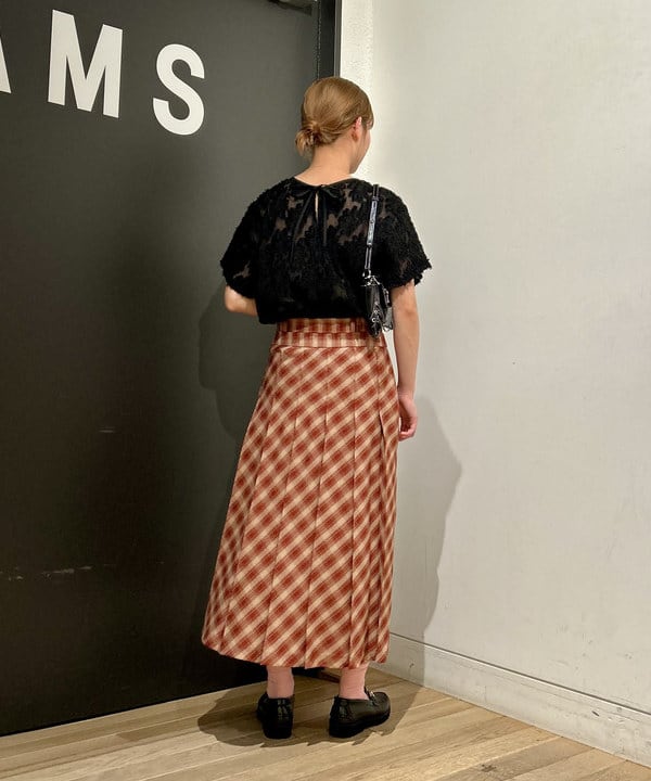 早川 萌子さんの「BEAMS WOMEN｜フリンジ ジャカード ワイド Tシャツ」を使ったコーディネート