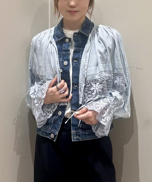 小原 もこさんの「BEAMS WOMEN｜ヴィンテージ レース ブラウス」を使ったコーディネート