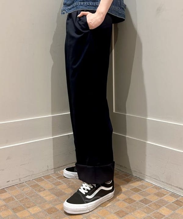 小原 もこさんの「BEAMS WOMEN｜ヴィンテージ レース ブラウス」を使ったコーディネート