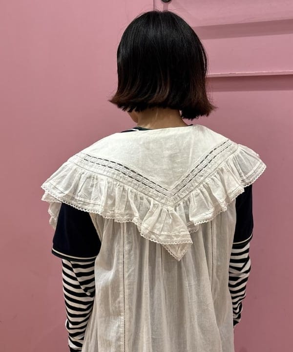 ショ〜ジさんの「BEAMS WOMEN｜ヴィンテージ レース ノースリーブ ワンピース」を使ったコーディネート