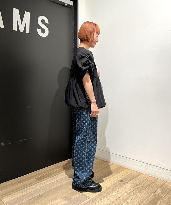 吉田 奈央さんの「BEAMS WOMEN｜ギャザースリーブ バルーン ブラウス」を使ったコーディネート