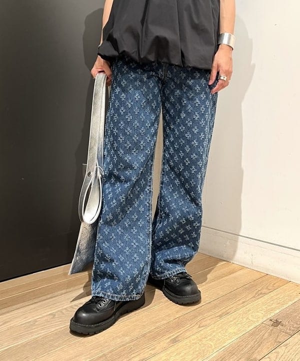 吉田 奈央さんの「BEAMS WOMEN｜ギャザースリーブ バルーン ブラウス」を使ったコーディネート