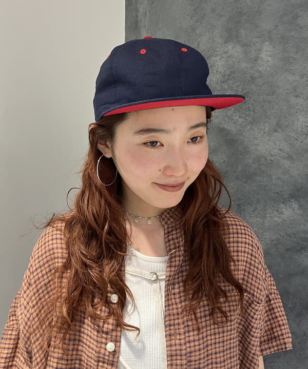 モモさんの「BEAMS WOMEN｜【別注】NEW ERA / 950 スナップ バック 2トーン キャップ」を使ったコーディネート