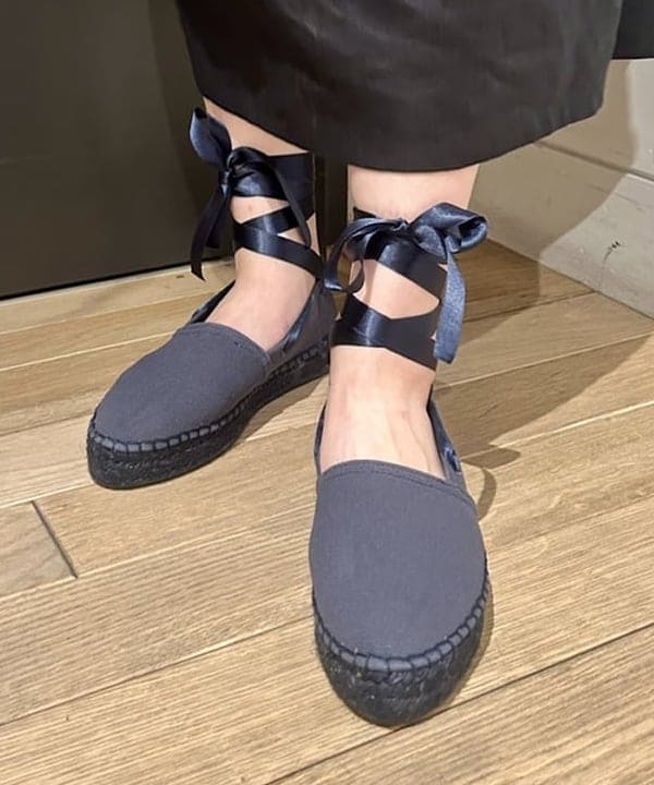 早川 萌子さんの「BEAMS WOMEN｜リネン タック キーネック ワンピース」を使ったコーディネート