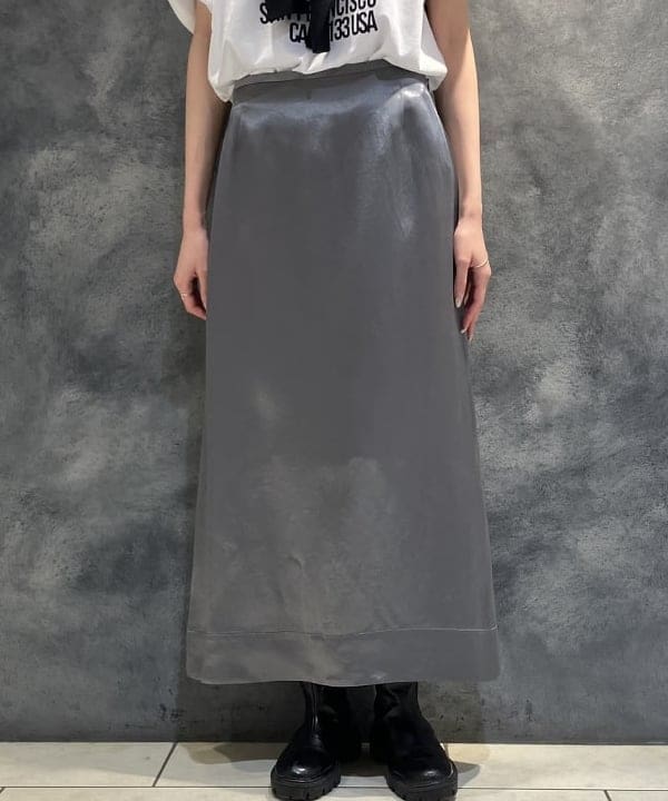 nodokaさんの「BEAMS WOMEN｜AK+1 / ビンテージ サテンスカート」を使ったコーディネート