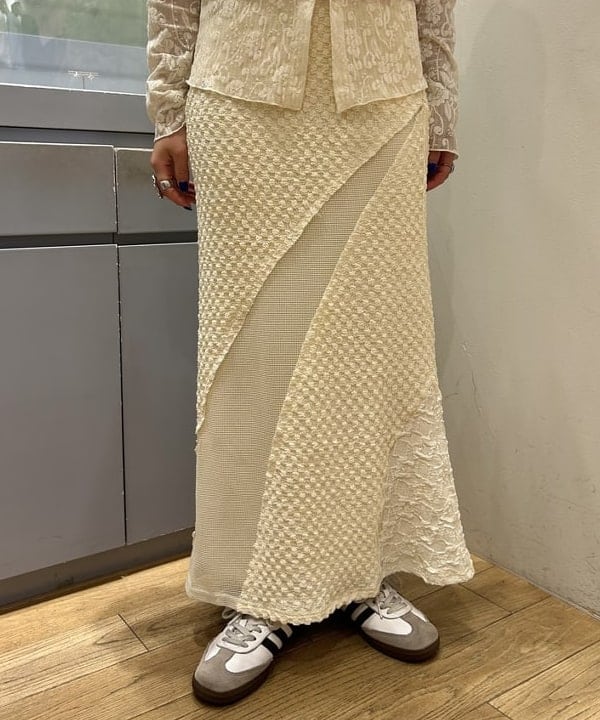 ナカノ アイさんの「BEAMS WOMEN｜ジャカード メッシュ キリカエ スカート」を使ったコーディネート